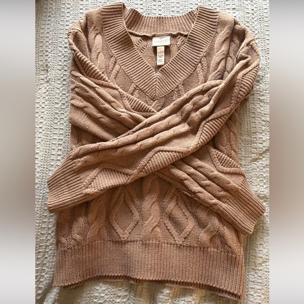 St John’s Bay Sweater. Size large. Beautiful camel color.